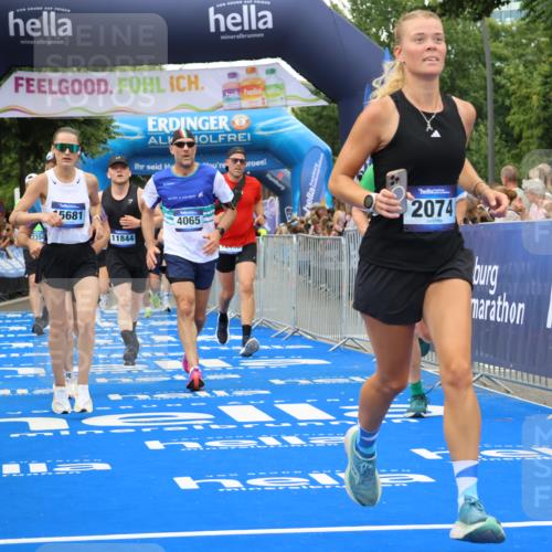 29.06.2025 - hella hamburg halbmarathon Strokosch-Dieckow http://msf.ph/oto/8345511 29.06.2025 10:53:17 Ziel 1683, 1727, 2074, 2354, 4065, 6198, 6942, 7312, 7383, 8273, 8361, 8651, 9142, 11844, 12490, 12875, 13997, 15179, 15681, 15838, 16929, 16986, 18134, 18901 meine-sportfotos.de