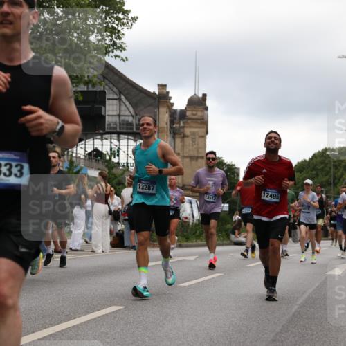 29.06.2025 - hella hamburg halbmarathon Yannick Fuchs http://msf.ph/oto/8345555 29.06.2025 10:52:24 20KM 1319, 1833, 2159, 2250, 2619, 2656, 2711, 2996, 3251, 4550, 4708, 4767, 5277, 5675, 6138, 6147, 6592, 7082, 7659, 7856, 8089, 9230, 9553, 9555, 10020, 10268, 10319, 10518, 10703, 11394, 11605, 11808, 11846, 12378, 12495, 12734, 12735, 12879, 13287, 13512, 13654, 13694, 14355, 14673, 15197, 15434, 15527, 16189, 17531, 17665, 17814, 17827, 17839, 17967, 18727, 18985 meine-sportfotos.de