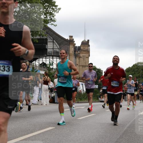 29.06.2025 - hella hamburg halbmarathon Yannick Fuchs http://msf.ph/oto/8345589 29.06.2025 10:52:25 20KM 1319, 1833, 2159, 2250, 2619, 2711, 2996, 3251, 4550, 4708, 4767, 5675, 6138, 6147, 6592, 7082, 7659, 7856, 8089, 9230, 9553, 9555, 10020, 10268, 10319, 10518, 10703, 11394, 11605, 11808, 11846, 12378, 12495, 12734, 12735, 12879, 13287, 13512, 13654, 13694, 14355, 14673, 15197, 15434, 15527, 16189, 17531, 17665, 17814, 17839, 17967, 18682, 18727, 18985 meine-sportfotos.de