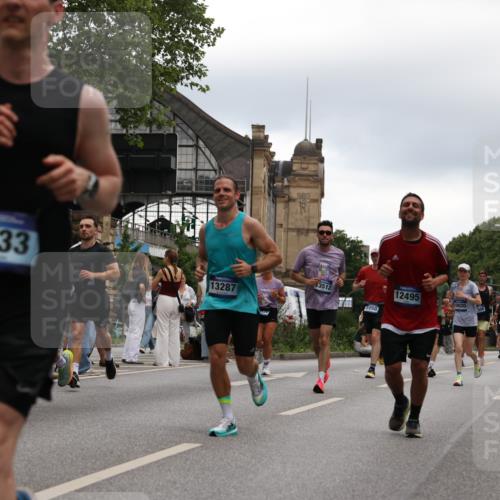29.06.2025 - hella hamburg halbmarathon Yannick Fuchs http://msf.ph/oto/8345626 29.06.2025 10:52:25 20KM 1319, 1833, 2159, 2250, 2619, 2711, 2996, 3251, 4550, 4708, 4767, 5675, 6138, 6147, 6592, 7082, 7659, 7856, 8089, 9230, 9553, 9555, 10020, 10268, 10319, 10518, 10703, 11394, 11605, 11808, 11846, 12378, 12495, 12734, 12735, 12879, 13287, 13512, 13654, 13694, 14355, 14673, 15197, 15434, 15527, 16189, 17531, 17665, 17814, 17839, 17967, 18682, 18727, 18985 meine-sportfotos.de