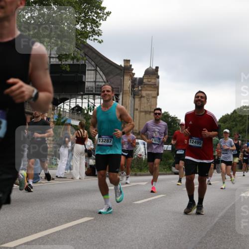29.06.2025 - hella hamburg halbmarathon Yannick Fuchs http://msf.ph/oto/8345652 29.06.2025 10:52:25 20KM 1319, 1833, 2159, 2250, 2619, 2711, 2996, 3251, 4550, 4708, 4767, 5675, 6138, 6147, 6592, 7082, 7659, 7856, 8089, 9230, 9553, 9555, 10020, 10268, 10319, 10518, 10703, 11394, 11605, 11808, 11846, 12378, 12495, 12734, 12735, 12879, 13287, 13512, 13654, 13694, 14355, 14673, 15197, 15434, 15527, 16189, 17531, 17665, 17814, 17839, 17967, 18682, 18727, 18985 meine-sportfotos.de