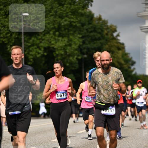 29.06.2025 - hella hamburg halbmarathon Dr. Thomas Lammeyer http://msf.ph/oto/8345670 29.06.2025 10:18:19 Kennedybrücke 1131, 1406, 1480, 2990, 3020, 3025, 3154, 3728, 3756, 3834, 3939, 5191, 5546, 5670, 6028, 6083, 6089, 6366, 6717, 7209, 7442, 7802, 7840, 7991, 8001, 8147, 8409, 9173, 9663, 9845, 10224, 10610, 10977, 11355 meine-sportfotos.de