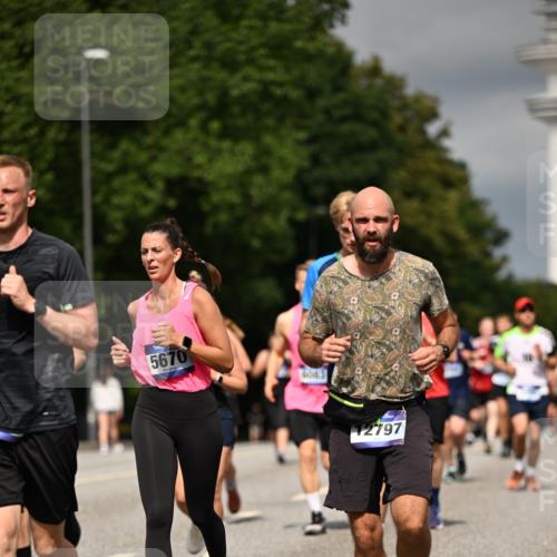 29.06.2025 - hella hamburg halbmarathon Dr. Thomas Lammeyer http://msf.ph/oto/8345706 29.06.2025 10:18:19 Kennedybrücke 1131, 1406, 1480, 2990, 3020, 3025, 3154, 3728, 3756, 3834, 3939, 5191, 5546, 5670, 6028, 6083, 6089, 6366, 6717, 7209, 7442, 7802, 7840, 7991, 8001, 8147, 8409, 9173, 9663, 9845, 10224, 10610, 10977, 11355 meine-sportfotos.de
