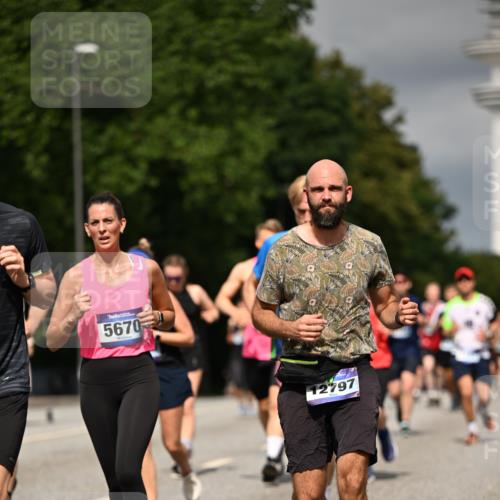 29.06.2025 - hella hamburg halbmarathon Dr. Thomas Lammeyer http://msf.ph/oto/8345766 29.06.2025 10:18:19 Kennedybrücke 1131, 1406, 1480, 2990, 3020, 3025, 3154, 3728, 3756, 3834, 3939, 5191, 5546, 5670, 6028, 6083, 6089, 6366, 6717, 7209, 7442, 7802, 7840, 7991, 8001, 8147, 8409, 9173, 9663, 9845, 10224, 10610, 10977, 11355 meine-sportfotos.de