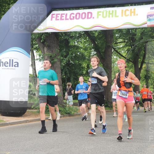 29.06.2025 - hella hamburg halbmarathon KatJ http://msf.ph/oto/8345833 29.06.2025 10:49:34 Zwischen KM18-KM19 1184, 2661, 4511, 6142, 7869 meine-sportfotos.de