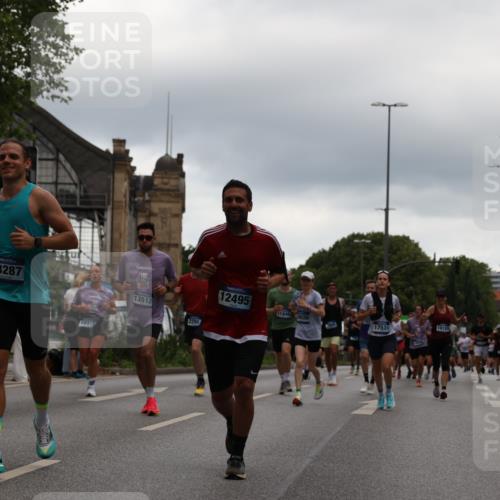 29.06.2025 - hella hamburg halbmarathon Yannick Fuchs http://msf.ph/oto/8345848 29.06.2025 10:52:25 20KM 1319, 1833, 2159, 2250, 2619, 2711, 2996, 3251, 4550, 4708, 4767, 5675, 6138, 6147, 6592, 7082, 7659, 7856, 8089, 9230, 9553, 9555, 10020, 10268, 10319, 10518, 10703, 11394, 11605, 11808, 11846, 12378, 12495, 12734, 12735, 12879, 13287, 13512, 13654, 13694, 14355, 14673, 15197, 15434, 15527, 16189, 17531, 17665, 17814, 17839, 17967, 18682, 18727, 18985 meine-sportfotos.de