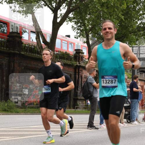 29.06.2025 - hella hamburg halbmarathon Yannick Fuchs http://msf.ph/oto/8346013 29.06.2025 10:52:26 20KM 1319, 1833, 2159, 2250, 2619, 2711, 2996, 3251, 4550, 4708, 4767, 5675, 6138, 6147, 6592, 7082, 7659, 7856, 8089, 9230, 9553, 9555, 9835, 10020, 10268, 10319, 10518, 10703, 11394, 11605, 11808, 11846, 12378, 12495, 12734, 12735, 12879, 13287, 13512, 13654, 13694, 14355, 14673, 15197, 15434, 15527, 16189, 17531, 17665, 17814, 17839, 17967, 18682, 18727, 18985 meine-sportfotos.de
