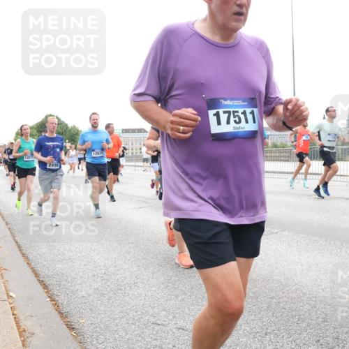 29.06.2025 - hella hamburg halbmarathon Lena Gebhardt http://msf.ph/oto/8346070 29.06.2025 10:38:28 Lombardsbrücke 12677, 2498, 12675, 17511, 56, 1196, 1394, 1457, 1596, 1721, 1742, 1791, 1901, 1966, 2113, 2151, 2498, 2576, 2660, 2693, 2786, 3010, 3094, 3095, 3216, 3242, 3286, 3323, 3338, 3635, 3636, 3716, 3726, 3777, 3841, 3880, 4028, 4139, 4155, 4159, 4259, 4260, 4316, 4414, 4883, 4921, 5085, 5089, 5155, 5300, 5617, 5684, 5713, 5735, 5913, 6199, 6200, 6695, 6696, 6751, 6875, 6930, 7117, 7118, 7148, 7165, 7371, 7552, 7561, 7629, 7692, 7849, 7868, 7914 meine-sportfotos.de