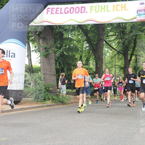 29.06.2025 - hella hamburg halbmarathon KatJ http://msf.ph/oto/8346143 29.06.2025 10:49:39 Zwischen KM18-KM19 1114, 1940, 4859, 7869 meine-sportfotos.de