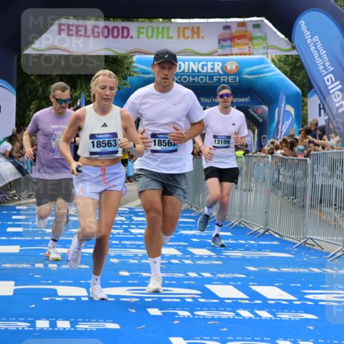 29.06.2025 - hella hamburg halbmarathon Strokosch-Dieckow http://msf.ph/oto/8346176 29.06.2025 10:32:30 Ziel 1707, 5070, 5746, 7845, 8883, 11745, 11877, 13199, 14293, 14908, 16619, 16957, 18135, 18562, 18563 meine-sportfotos.de