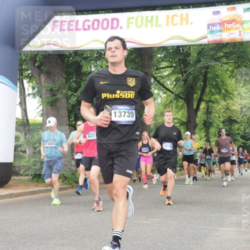 29.06.2025 - hella hamburg halbmarathon KatJ http://msf.ph/oto/8346286 29.06.2025 10:49:41 Zwischen KM18-KM19 1114, 1940, 4859, 6311 meine-sportfotos.de