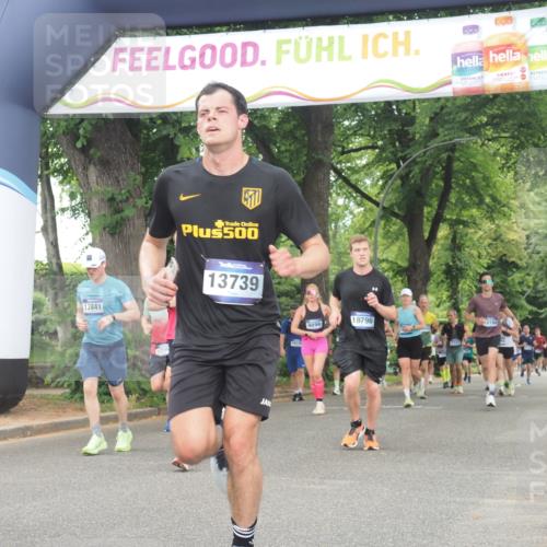 29.06.2025 - hella hamburg halbmarathon KatJ http://msf.ph/oto/8346300 29.06.2025 10:49:41 Zwischen KM18-KM19 1114, 1940, 4859, 6311 meine-sportfotos.de