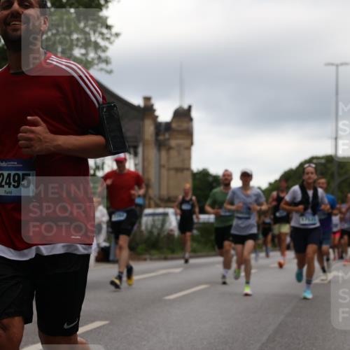 29.06.2025 - hella hamburg halbmarathon Yannick Fuchs http://msf.ph/oto/8346311 29.06.2025 10:52:27 20KM 1319, 1833, 2159, 2250, 2619, 2711, 2996, 3251, 4550, 4767, 5675, 6592, 7082, 7659, 7856, 8089, 9230, 9553, 9555, 9835, 10020, 10268, 10319, 10518, 10539, 10703, 11394, 11605, 11808, 11846, 12378, 12495, 12734, 12735, 12809, 12879, 13287, 13512, 13654, 13694, 14355, 14673, 15197, 15434, 15527, 16189, 17531, 17665, 17814, 17839, 17967, 18682, 18727, 18985, 19002, 19003 meine-sportfotos.de
