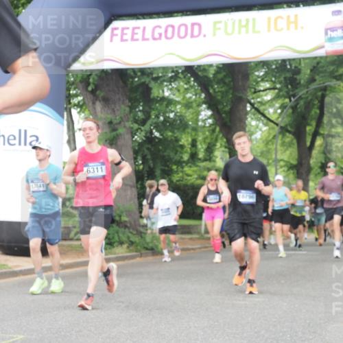 29.06.2025 - hella hamburg halbmarathon KatJ http://msf.ph/oto/8346340 29.06.2025 10:49:42 Zwischen KM18-KM19 1114, 1940, 4859, 6311 meine-sportfotos.de