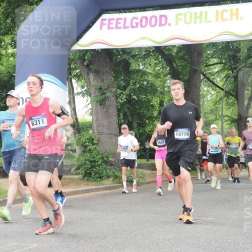 29.06.2025 - hella hamburg halbmarathon KatJ http://msf.ph/oto/8346373 29.06.2025 10:49:42 Zwischen KM18-KM19 1114, 1940, 4859, 6311 meine-sportfotos.de