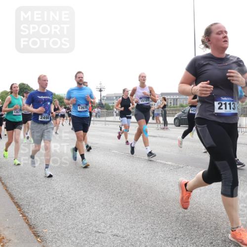 29.06.2025 - hella hamburg halbmarathon Lena Gebhardt http://msf.ph/oto/8346382 29.06.2025 10:38:29 Lombardsbrücke 5735, 12677, 2498, 12675, 15101, 942, 2113, 172, 56, 1196, 1394, 1457, 1596, 1721, 1742, 1791, 1901, 1966, 2113, 2151, 2498, 2576, 2660, 2693, 2786, 3010, 3094, 3095, 3216, 3242, 3286, 3323, 3338, 3635, 3636, 3716, 3726, 3777, 3841, 4028, 4139, 4155, 4159, 4259, 4260, 4316, 4414, 4883, 4921, 5085, 5089, 5155, 5300, 5617, 5684, 5713, 5735, 5913, 6199, 6200, 6695, 6696, 6751, 6875, 6930, 7117, 7118, 7148, 7165, 7371, 7552, 7561, 7629, 7692, 7849, 7868, 7914 meine-sportfotos.de