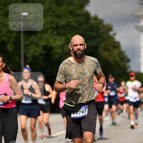 29.06.2025 - hella hamburg halbmarathon Dr. Thomas Lammeyer http://msf.ph/oto/8346405 29.06.2025 10:18:20 Kennedybrücke 1071, 1131, 1406, 1480, 2990, 3020, 3025, 3154, 3728, 3756, 3834, 3939, 5191, 5546, 5670, 6028, 6083, 6366, 6717, 7209, 7442, 7802, 7840, 7991, 8001, 8055, 8147, 8409, 9173, 9663, 9845, 10224, 10610, 10977, 11355 meine-sportfotos.de