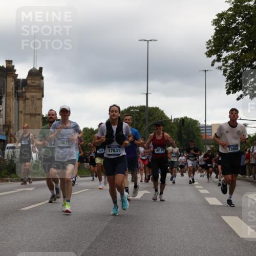 29.06.2025 - hella hamburg halbmarathon Yannick Fuchs http://msf.ph/oto/8346433 29.06.2025 10:52:27 20KM 1319, 1833, 2159, 2250, 2619, 2711, 2996, 3251, 4550, 4767, 5675, 6592, 7082, 7659, 7856, 8089, 9230, 9553, 9555, 9835, 10020, 10268, 10319, 10518, 10539, 10703, 11394, 11605, 11808, 11846, 12378, 12495, 12734, 12735, 12809, 12879, 13287, 13512, 13654, 13694, 14355, 14673, 15197, 15434, 15527, 16189, 17531, 17665, 17814, 17839, 17967, 18682, 18727, 18985, 19002, 19003 meine-sportfotos.de