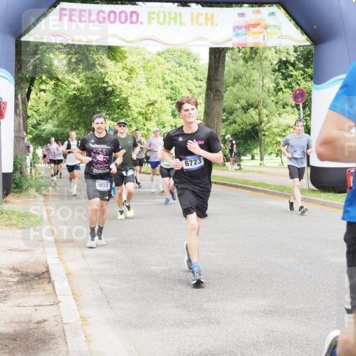 29.06.2025 - hella hamburg halbmarathon MichiJ http://msf.ph/oto/8346476 29.06.2025 10:40:39 Zwischen KM18-KM19 3334, 3999, 6723, 7918, 9032, 10724, 11009, 11333, 12490, 12607, 13033, 13803, 13865, 14239, 16467, 16780, 18487 meine-sportfotos.de