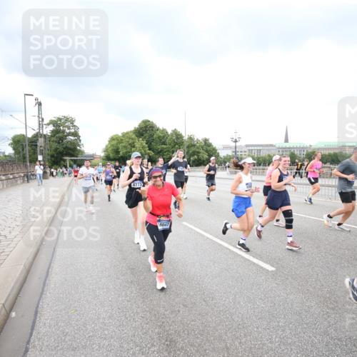 29.06.2025 - hella hamburg halbmarathon Jannik Wohlers http://msf.ph/oto/8346516 29.06.2025 10:56:13 Lombardsbrücke 1047, 2143, 2307, 2887, 2991, 3438, 3516, 3517, 3520, 3614, 3675, 3676, 3953, 3987, 4094, 4118, 4773, 5237, 5438, 5911, 6348, 6349, 7090, 7307, 7711, 8108, 8150, 8606, 8939, 8943, 9172, 9210, 9910, 10555, 10569, 10571, 10932, 10936, 11047, 11089, 11204, 12221, 12328, 12354, 12543, 12993, 13096, 13108, 13834, 14613, 14711, 14746, 15215, 15747, 16034, 16934, 17092, 17494, 17797, 18047, 18197, 18247 meine-sportfotos.de
