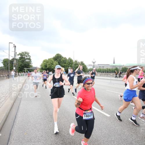 29.06.2025 - hella hamburg halbmarathon Jannik Wohlers http://msf.ph/oto/8346609 29.06.2025 10:56:13 Lombardsbrücke 1047, 2143, 2307, 2887, 2991, 3438, 3516, 3517, 3520, 3614, 3675, 3676, 3953, 3987, 4094, 4118, 4773, 5237, 5438, 5911, 6348, 6349, 7090, 7307, 7711, 8108, 8150, 8606, 8939, 8943, 9172, 9210, 9910, 10555, 10569, 10571, 10932, 10936, 11047, 11089, 11204, 12221, 12328, 12354, 12543, 12993, 13096, 13108, 13834, 14613, 14711, 14746, 15215, 15747, 16034, 16934, 17092, 17494, 17797, 18047, 18197, 18247 meine-sportfotos.de