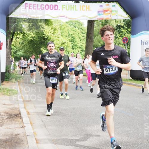 29.06.2025 - hella hamburg halbmarathon MichiJ http://msf.ph/oto/8346656 29.06.2025 10:40:39 Zwischen KM18-KM19 3334, 3999, 6723, 7918, 9032, 10724, 11009, 11333, 12490, 12607, 13033, 13803, 13865, 14239, 16467, 16780, 18487 meine-sportfotos.de