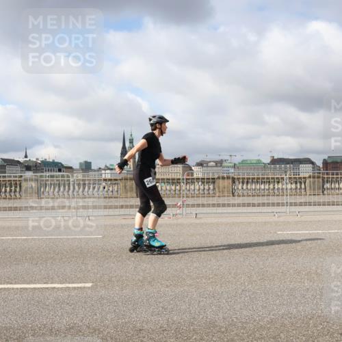 29.06.2025 - hella hamburg halbmarathon Lena Gebhardt http://msf.ph/oto/8346698 29.06.2025 09:09:09 Lombardsbrücke 268 meine-sportfotos.de
