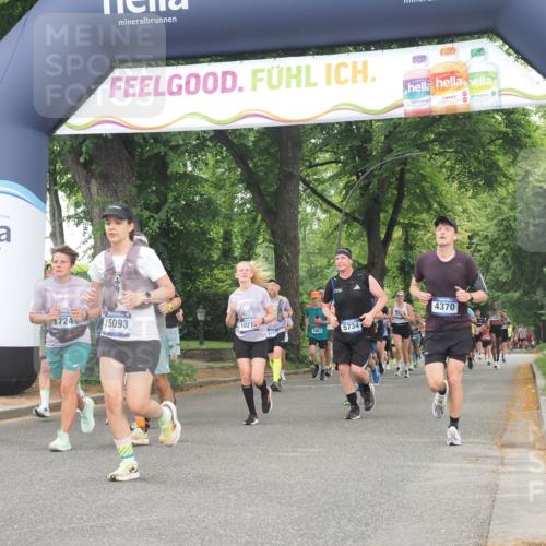 29.06.2025 - hella hamburg halbmarathon KatJ http://msf.ph/oto/8346717 29.06.2025 10:49:48 Zwischen KM18-KM19 1126, 1722, 1724, 4370, 4665, 5734, 6311, 8469 meine-sportfotos.de