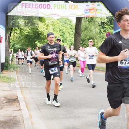 29.06.2025 - hella hamburg halbmarathon MichiJ http://msf.ph/oto/8346769 29.06.2025 10:40:40 Zwischen KM18-KM19 3334, 3999, 6723, 7918, 8335, 9032, 10724, 11009, 11333, 11689, 12607, 13033, 13803, 13865, 14239, 16467, 16780, 18418, 18487 meine-sportfotos.de
