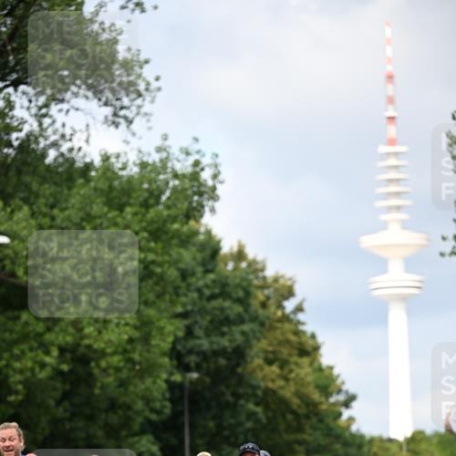 29.06.2025 - hella hamburg halbmarathon Dr. Thomas Lammeyer http://msf.ph/oto/8346770 29.06.2025 10:40:39 Kennedybrücke 1008, 1010, 1102, 1183, 1224, 1284, 3243, 3401, 3699, 3990, 4245, 4902, 4937, 5171, 5246, 5540, 5747, 5919, 6184, 6417, 8530, 8581, 9229, 9295, 9432, 9694, 9701, 10336, 10341, 10531, 10577, 10984 meine-sportfotos.de