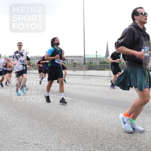 29.06.2025 - hella hamburg halbmarathon Lena Gebhardt http://msf.ph/oto/8346785 29.06.2025 10:47:51 Lombardsbrücke 1601, 1045, 10991, 1906216182704, 18415, 442, 1045, 1174, 1175, 1246, 1392, 1434, 1618, 1639, 1701, 1926, 2148, 2163, 2197, 2407, 2491, 2545, 2704, 2790, 2882, 2994, 3049, 3339, 3468, 4037, 4327, 4423, 4856, 4974, 4975, 5621, 5622, 5886, 5895, 6255, 6256, 7240, 7393, 7394, 7403, 7427, 7916, 7970, 8077, 8270, 8310, 8550, 8774, 9356, 9687, 9696, 9697, 10658, 10777, 10794, 10991, 11351, 11458, 11548, 11730, 11738, 11781, 11802, 11909, 12431 meine-sportfotos.de