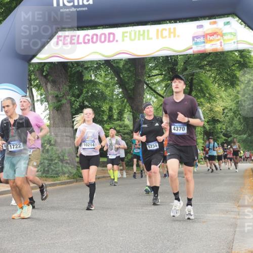 29.06.2025 - hella hamburg halbmarathon KatJ http://msf.ph/oto/8346805 29.06.2025 10:49:49 Zwischen KM18-KM19 1126, 1722, 1724, 1881, 4370, 4665, 5734, 8469 meine-sportfotos.de