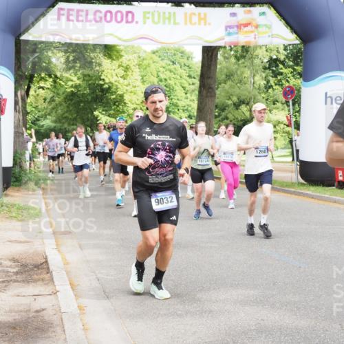 29.06.2025 - hella hamburg halbmarathon MichiJ http://msf.ph/oto/8346810 29.06.2025 10:40:40 Zwischen KM18-KM19 3334, 3999, 6723, 7918, 8335, 9032, 10724, 11009, 11333, 11689, 12607, 13033, 13803, 13865, 14239, 16467, 16780, 18418, 18487 meine-sportfotos.de