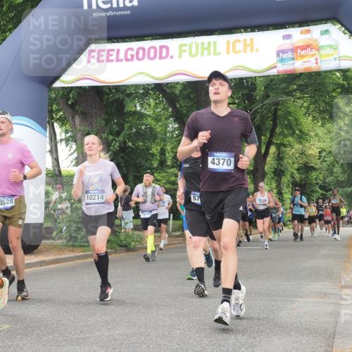 29.06.2025 - hella hamburg halbmarathon KatJ http://msf.ph/oto/8346829 29.06.2025 10:49:49 Zwischen KM18-KM19 1126, 1722, 1724, 1881, 4370, 4665, 5734, 8469 meine-sportfotos.de
