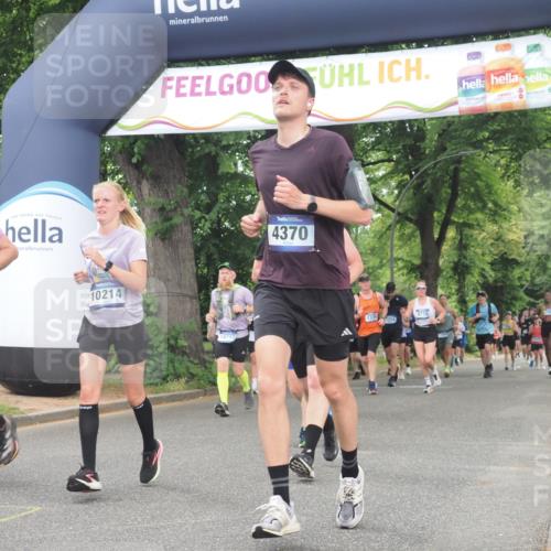 29.06.2025 - hella hamburg halbmarathon KatJ http://msf.ph/oto/8346886 29.06.2025 10:49:49 Zwischen KM18-KM19 1126, 1722, 1724, 1881, 4370, 4665, 5734, 8469 meine-sportfotos.de