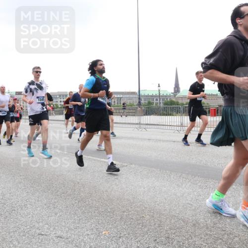 29.06.2025 - hella hamburg halbmarathon Lena Gebhardt http://msf.ph/oto/8346948 29.06.2025 10:47:51 Lombardsbrücke 18415, 19062, 10991, 318, 704, 601, 1045, 1503, 442, 1045, 1174, 1175, 1246, 1392, 1434, 1618, 1639, 1701, 1926, 2148, 2163, 2197, 2407, 2491, 2545, 2704, 2790, 2882, 2994, 3049, 3339, 3468, 4037, 4327, 4423, 4856, 4974, 4975, 5621, 5622, 5886, 5895, 6255, 6256, 7240, 7393, 7394, 7403, 7427, 7916, 7970, 8077, 8270, 8310, 8550, 8774, 9356, 9687, 9696, 9697, 10658, 10777, 10794, 10991, 11351, 11458, 11548, 11730, 11738, 11781, 11802, 11909, 12431 meine-sportfotos.de