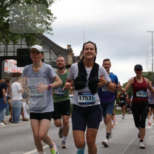 29.06.2025 - hella hamburg halbmarathon Yannick Fuchs http://msf.ph/oto/8347068 29.06.2025 10:52:29 20KM 1319, 1833, 2159, 2250, 2619, 2711, 2996, 3251, 4550, 4767, 5675, 6592, 6860, 7659, 7856, 8089, 8392, 9230, 9553, 9555, 9835, 10020, 10268, 10319, 10518, 10539, 10703, 11394, 11605, 11808, 11846, 12378, 12495, 12734, 12735, 12809, 12879, 13287, 13512, 13654, 13694, 14355, 14673, 15197, 15527, 16189, 16206, 16409, 17531, 17665, 17814, 17839, 17967, 18682, 18727, 18833, 18985, 19002, 19003 meine-sportfotos.de