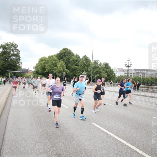 29.06.2025 - hella hamburg halbmarathon Jannik Wohlers http://msf.ph/oto/8347145 29.06.2025 10:56:18 Lombardsbrücke 1047, 2143, 2307, 2887, 2991, 3418, 3438, 3516, 3517, 3520, 3614, 3675, 3676, 4094, 4118, 4773, 5237, 5438, 5911, 5944, 6348, 6349, 7307, 7381, 8108, 8150, 8606, 8939, 8943, 9172, 9210, 9402, 9404, 9517, 9902, 9905, 9910, 10138, 10309, 10555, 10569, 10571, 10932, 10936, 11047, 11089, 11204, 12221, 12328, 12354, 12543, 12993, 13096, 13108, 13801, 13834, 14117, 14472, 14711, 14746, 15215, 15748, 15823, 16034, 17797, 18197 meine-sportfotos.de