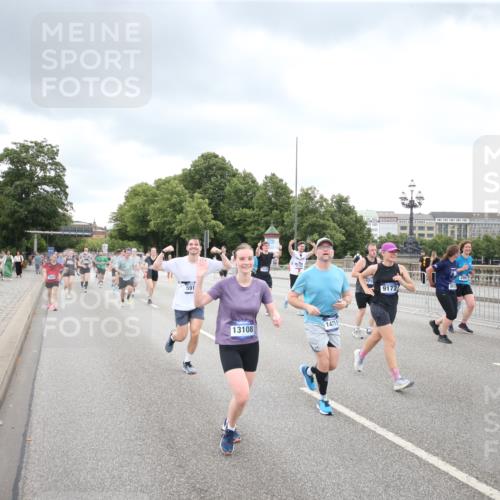 29.06.2025 - hella hamburg halbmarathon Jannik Wohlers http://msf.ph/oto/8347214 29.06.2025 10:56:19 Lombardsbrücke 2143, 2307, 2887, 2991, 3348, 3418, 3438, 3516, 3517, 3520, 3614, 4094, 4118, 4773, 5237, 5438, 5589, 5911, 5944, 6348, 6349, 7307, 7381, 8108, 8150, 8606, 8939, 8943, 9172, 9210, 9402, 9404, 9517, 9902, 9905, 9910, 10138, 10309, 10555, 10569, 10571, 10936, 11047, 11089, 11204, 12221, 12328, 12354, 12543, 12993, 13096, 13108, 13801, 13834, 14117, 14472, 14711, 14746, 15215, 15748, 15823, 16034, 17797, 18197 meine-sportfotos.de
