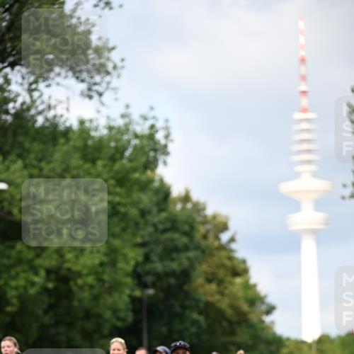 29.06.2025 - hella hamburg halbmarathon Dr. Thomas Lammeyer http://msf.ph/oto/8347345 29.06.2025 10:40:40 Kennedybrücke 1008, 1010, 1102, 1183, 1224, 1284, 3243, 3401, 3699, 3990, 4245, 4902, 4937, 5171, 5246, 5540, 5747, 5809, 5919, 6184, 6417, 8530, 8581, 9229, 9295, 9432, 9694, 9701, 10487, 10531, 10577, 10984 meine-sportfotos.de