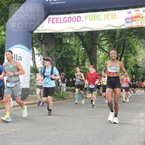 29.06.2025 - hella hamburg halbmarathon KatJ http://msf.ph/oto/8347360 29.06.2025 10:49:55 Zwischen KM18-KM19 1254, 1334, 1573, 1881, 3001, 3921, 4538, 4665, 5384, 5734 meine-sportfotos.de