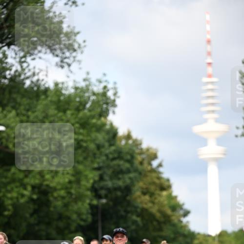 29.06.2025 - hella hamburg halbmarathon Dr. Thomas Lammeyer http://msf.ph/oto/8347383 29.06.2025 10:40:41 Kennedybrücke 1008, 1010, 1102, 1183, 1224, 1284, 3243, 3401, 3699, 3990, 4245, 4902, 4937, 5171, 5246, 5540, 5747, 5809, 5919, 6184, 6417, 7632, 8530, 8581, 9229, 9295, 9432, 9694, 9701, 9806, 10487, 10531, 10577, 10984 meine-sportfotos.de