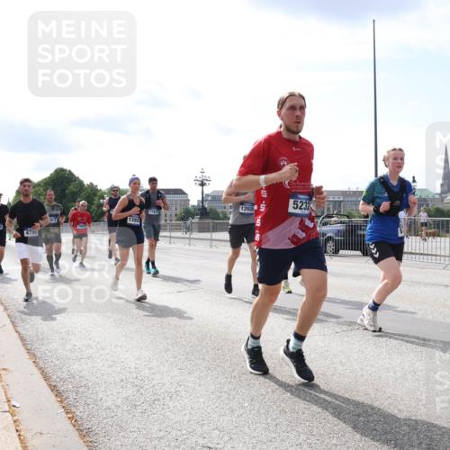 29.06.2025 - hella hamburg halbmarathon Lena Gebhardt http://msf.ph/oto/8347387 29.06.2025 10:13:40 Lombardsbrücke 5546, 2904, 4795, 1392, 17472, 12928, 5232, 1007, 1131, 1480, 1747, 1859, 2055, 2359, 2721, 2904, 2961, 2987, 3218, 3360, 3728, 3729, 4001, 4187, 4795, 4950, 5232, 5546, 5631, 5719, 6026, 6489, 6710, 6717, 6724, 7346, 7446, 7447, 7460, 7462, 7913, 8279, 8673, 8913, 9128, 9527, 9612, 9631, 10442, 10443, 10977, 11441, 12313, 12492, 12797, 12928, 12929, 13331, 13928, 15085, 15482, 15663, 15721, 15722, 15922, 16491, 17472, 17474, 17985, 17988, 18222, 18231, 18732 meine-sportfotos.de