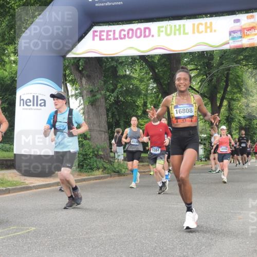 29.06.2025 - hella hamburg halbmarathon KatJ http://msf.ph/oto/8347389 29.06.2025 10:49:56 Zwischen KM18-KM19 1254, 1334, 1573, 1881, 2683, 3001, 3921, 4538, 4665, 5384 meine-sportfotos.de