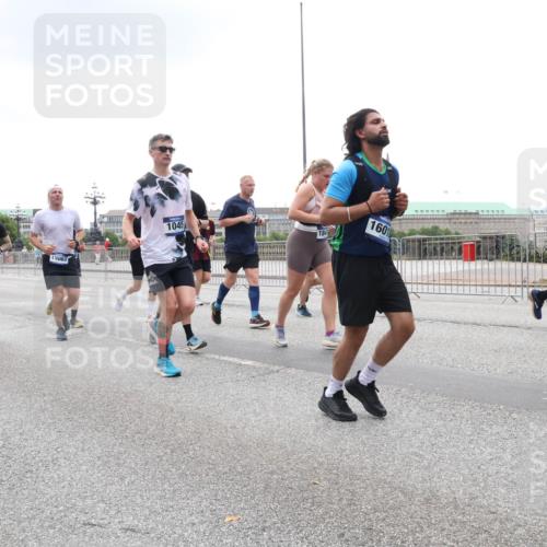 29.06.2025 - hella hamburg halbmarathon Lena Gebhardt http://msf.ph/oto/8347401 29.06.2025 10:47:52 Lombardsbrücke 18415, 1099, 19062, 1045, 184, 1601, 1045, 1174, 1175, 1246, 1392, 1434, 1618, 1639, 1701, 1926, 2148, 2163, 2197, 2407, 2491, 2545, 2650, 2704, 2790, 2882, 2994, 3049, 3339, 3468, 4037, 4327, 4423, 4856, 4974, 4975, 5621, 5622, 5886, 5895, 6255, 6256, 7240, 7393, 7394, 7403, 7427, 7916, 7970, 8077, 8270, 8310, 8521, 8550, 8774, 9356, 9687, 9696, 9697, 10658, 10777, 10794, 10991, 11351, 11458, 11548, 11730, 11738, 11781, 11802, 11909, 12431 meine-sportfotos.de