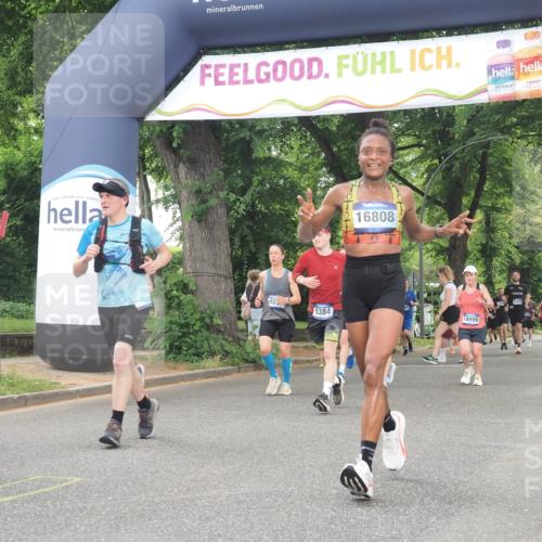 29.06.2025 - hella hamburg halbmarathon KatJ http://msf.ph/oto/8347406 29.06.2025 10:49:56 Zwischen KM18-KM19 1254, 1334, 1573, 1881, 2683, 3001, 3921, 4538, 4665, 5384 meine-sportfotos.de