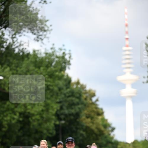 29.06.2025 - hella hamburg halbmarathon Dr. Thomas Lammeyer http://msf.ph/oto/8347408 29.06.2025 10:40:41 Kennedybrücke 1008, 1010, 1102, 1183, 1224, 1284, 3243, 3401, 3699, 3990, 4245, 4902, 4937, 5171, 5246, 5540, 5747, 5809, 5919, 6184, 6417, 7632, 8530, 8581, 9229, 9295, 9432, 9694, 9701, 9806, 10487, 10531, 10577, 10984 meine-sportfotos.de