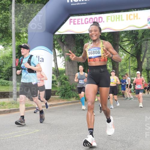 29.06.2025 - hella hamburg halbmarathon KatJ http://msf.ph/oto/8347457 29.06.2025 10:49:56 Zwischen KM18-KM19 1254, 1334, 1573, 1881, 2683, 3001, 3921, 4538, 4665, 5384 meine-sportfotos.de