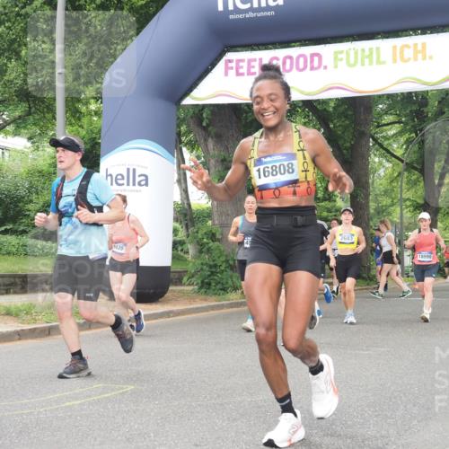 29.06.2025 - hella hamburg halbmarathon KatJ http://msf.ph/oto/8347467 29.06.2025 10:49:56 Zwischen KM18-KM19 1254, 1334, 1573, 1881, 2683, 3001, 3921, 4538, 4665, 5384 meine-sportfotos.de