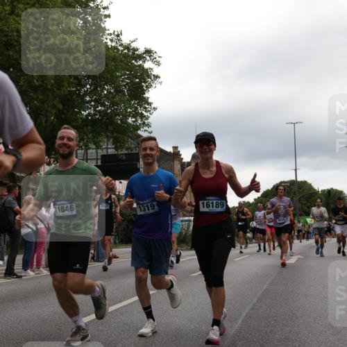 29.06.2025 - hella hamburg halbmarathon Yannick Fuchs http://msf.ph/oto/8347521 29.06.2025 10:52:30 20KM 1319, 1833, 2159, 2250, 2619, 2711, 2996, 3251, 4550, 4767, 5675, 6592, 6860, 7659, 7856, 8089, 8392, 9156, 9230, 9353, 9553, 9555, 9835, 10020, 10268, 10319, 10518, 10539, 10703, 11394, 11605, 11808, 11846, 12378, 12495, 12734, 12735, 12809, 12879, 13287, 13512, 13654, 13694, 14355, 14673, 15197, 16189, 16206, 16409, 16924, 17531, 17665, 17814, 17839, 17931, 17967, 18556, 18682, 18727, 18833, 18985, 19002, 19003 meine-sportfotos.de